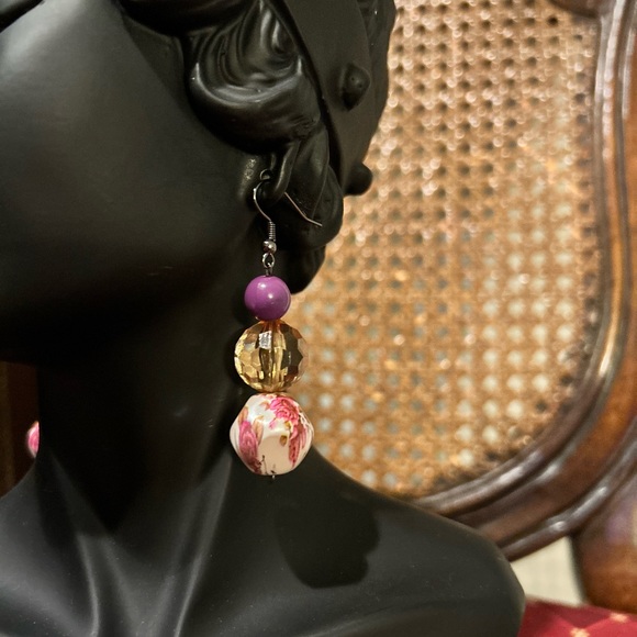 Dangling floral and gem beads ball drop earrings - Picture 5 of 9